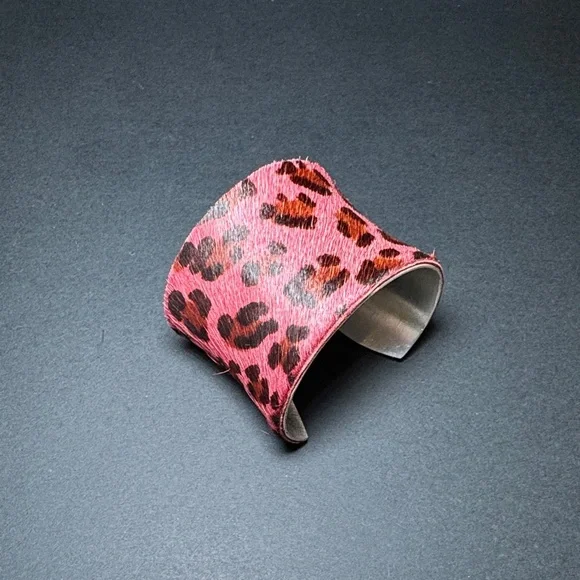 Leopard Print Pink rustic Cuff Bracelet - Picture 1 of 4